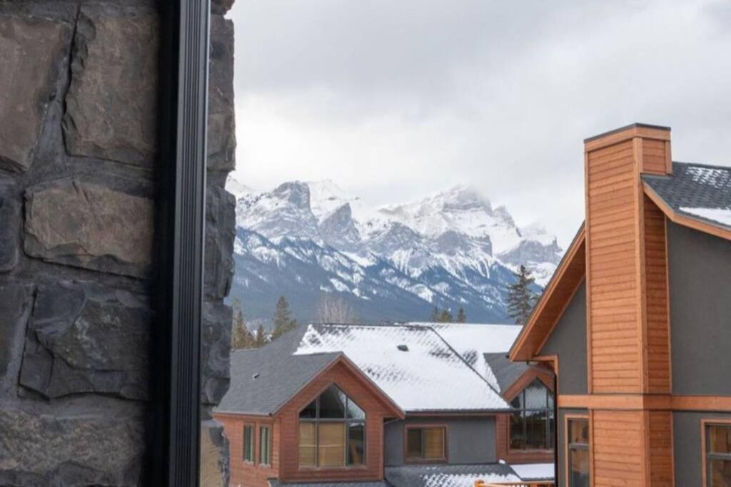 Spring Creek Luxury King One Bedroom At White Spruce Lodge Canmore Ngoại thất bức ảnh