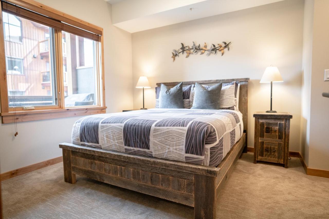 Spring Creek Luxury King One Bedroom At White Spruce Lodge Canmore Ngoại thất bức ảnh