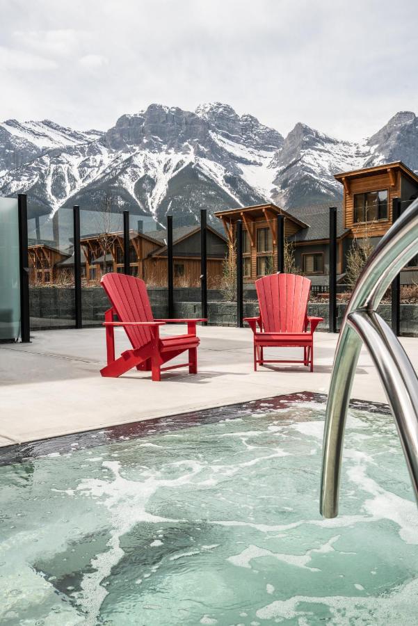 Spring Creek Luxury King One Bedroom At White Spruce Lodge Canmore Ngoại thất bức ảnh