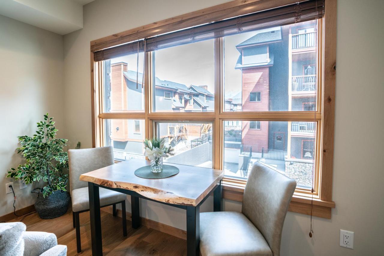 Spring Creek Luxury King One Bedroom At White Spruce Lodge Canmore Ngoại thất bức ảnh