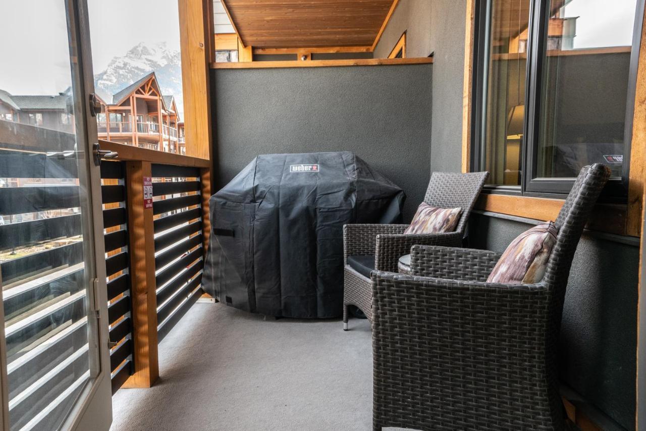 Spring Creek Luxury King One Bedroom At White Spruce Lodge Canmore Ngoại thất bức ảnh